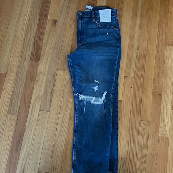 Abercrombie Ankle Straight Ultra High Rise Jean - Picture 4 of 5